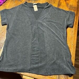 NWT Oddy textured charcoal tunic, 2X, side slits